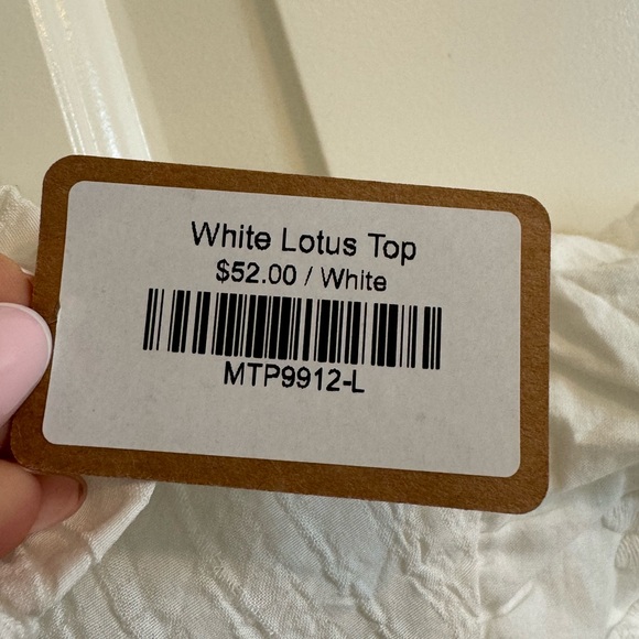 NWT Vestique White Lotus Top - Size L - Picture 7 of 9